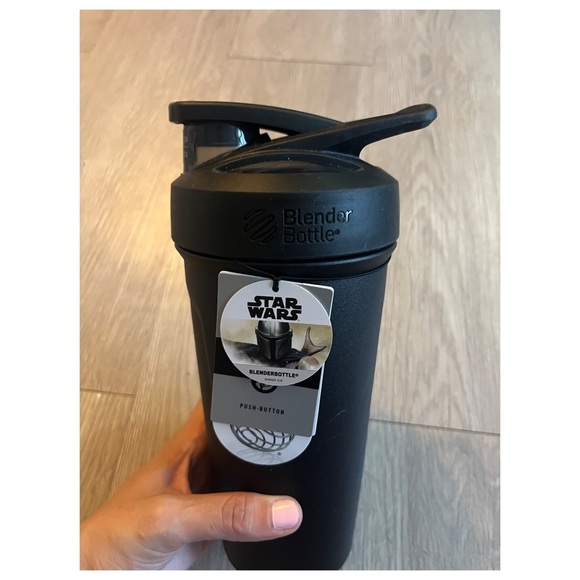 New Bottle Blender The Mandalorian Black 20 oz - Picture 4 of 4